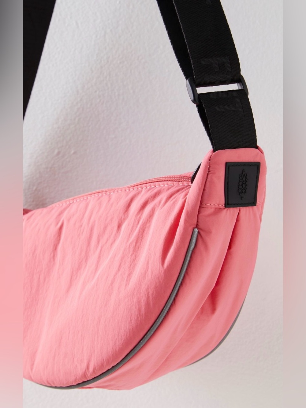 NWT Free People Bulls Eye Sling Bag - Picture 2 of 13